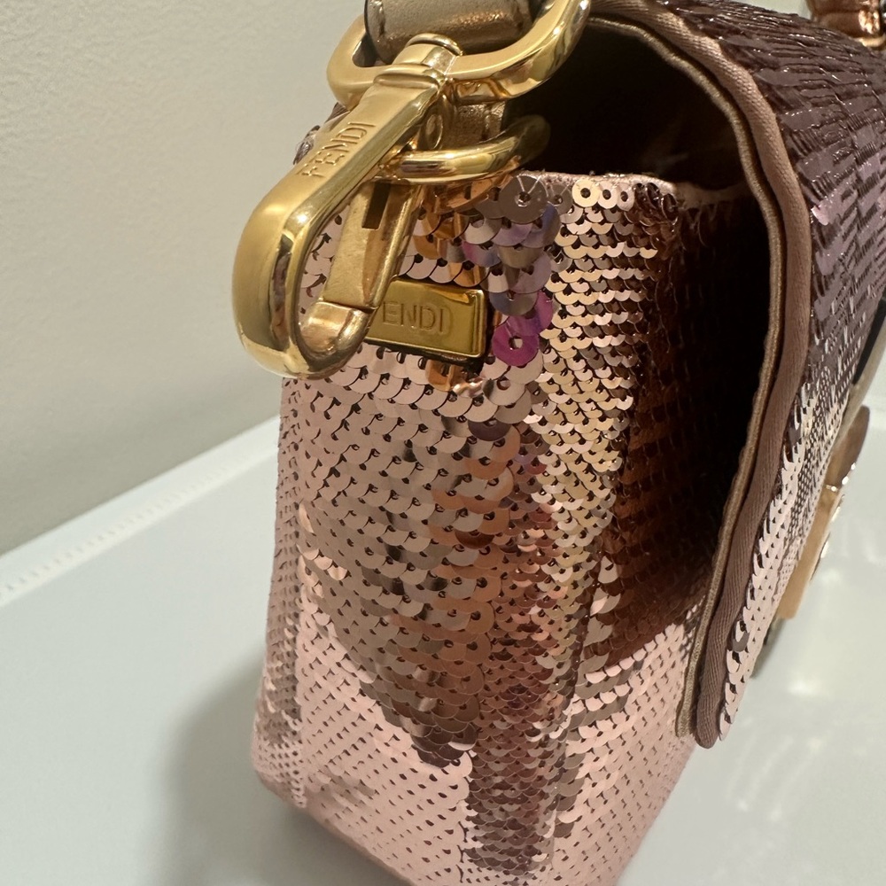 FENDI BAGUETTE ROSE GOLD RARE - Picture 5 of 12